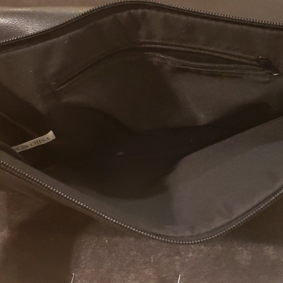 Snake skin black and silver hand bad - Picture 3 of 4